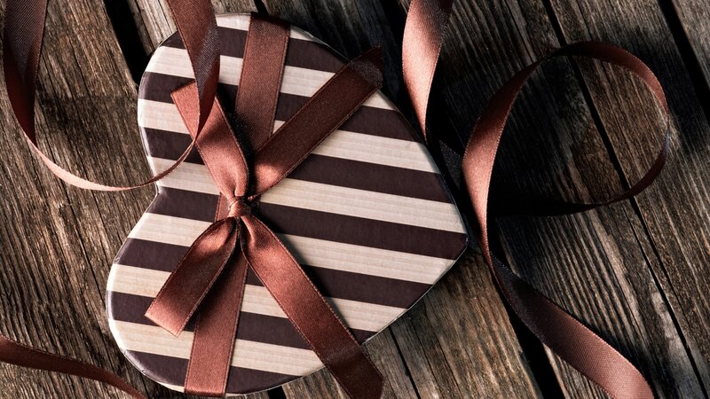 Heart-shaped Gift Box — Brown, Calm