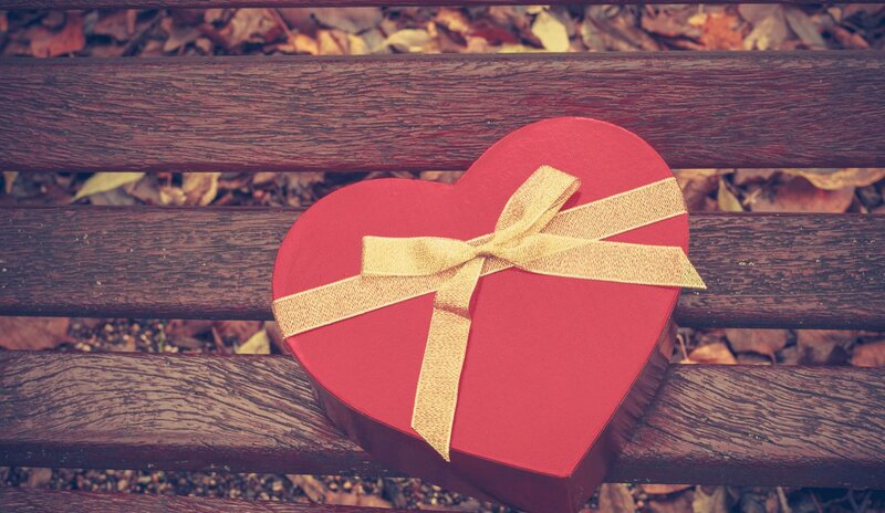 Heart-shaped Gift Box — Red, Romantic, Autumn