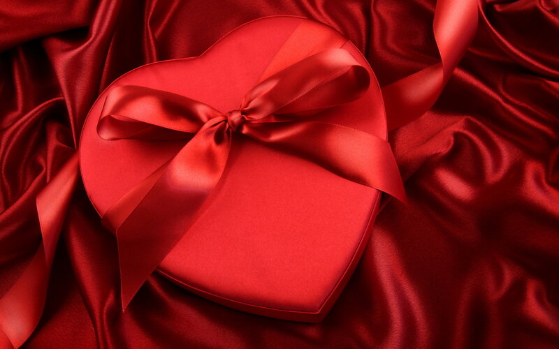 Heart-shaped Gift Box — Red, Romantic, Photograph, Silk Fabric