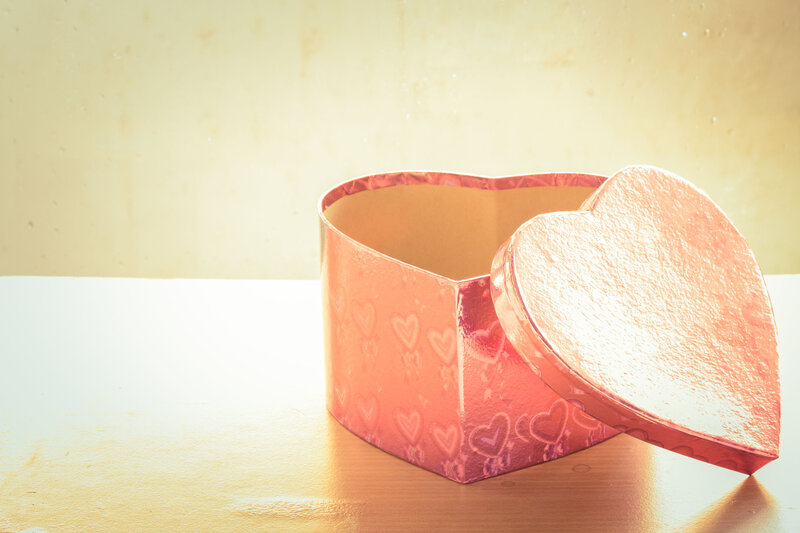 Heart-shaped Gift Box — Red, Warm