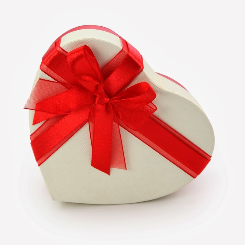 Heart-shaped Gift Box — White, Neutral