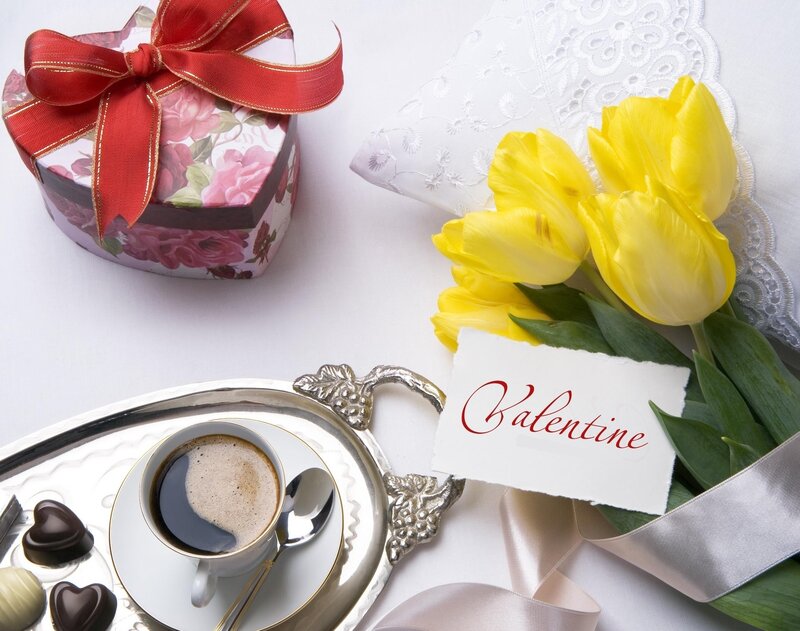 Heart-shaped Gift Box — White, Romantic