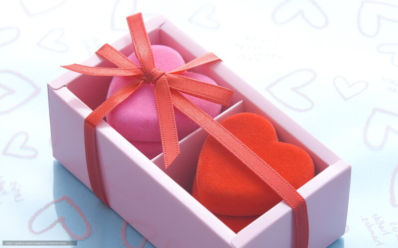 Heart-shaped Gifts in Box — Pink