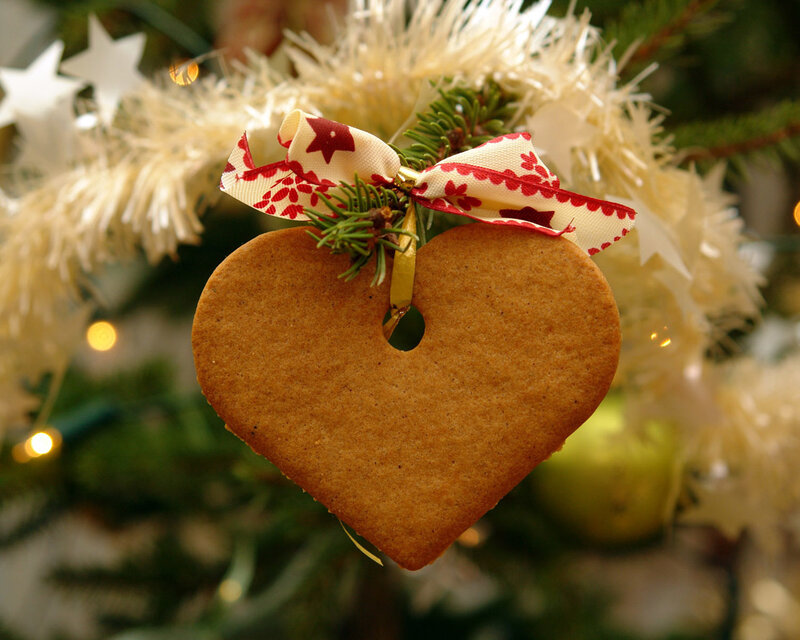 Heart-shaped Gingerbread Cookie — Brown, Festive