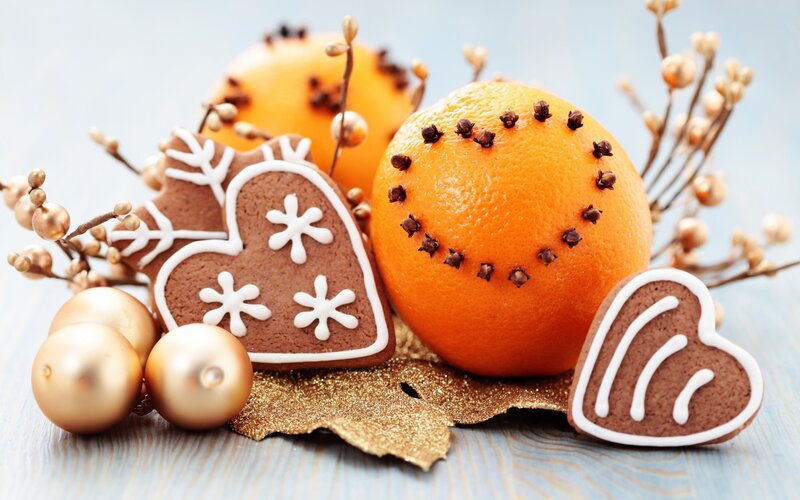 Heart-shaped Gingerbread Cookies — Brown