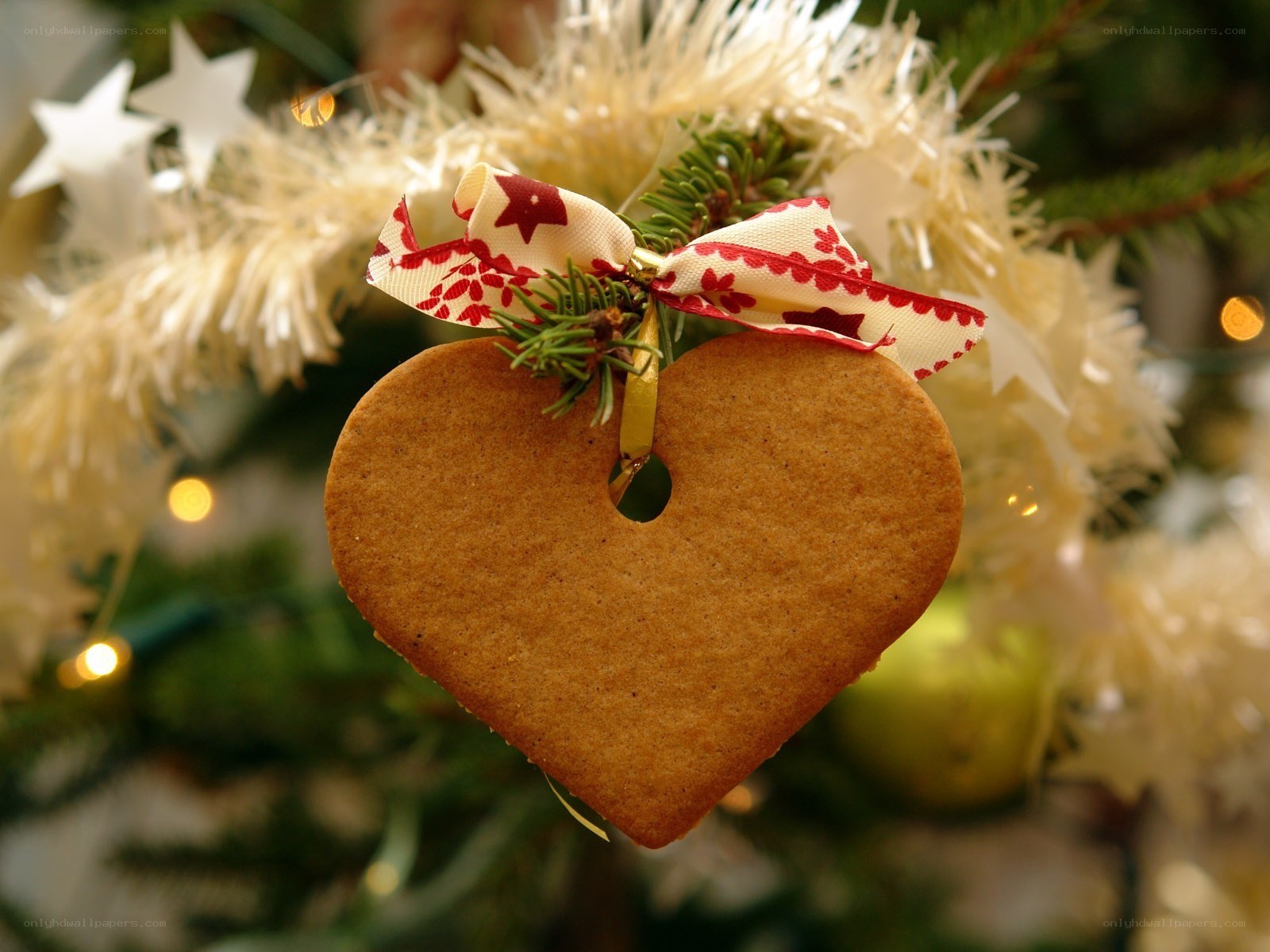 heart-shaped gingerbread ornament
