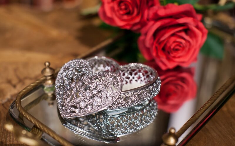 Heart-shaped Jewelry Box — Silver, Romantic