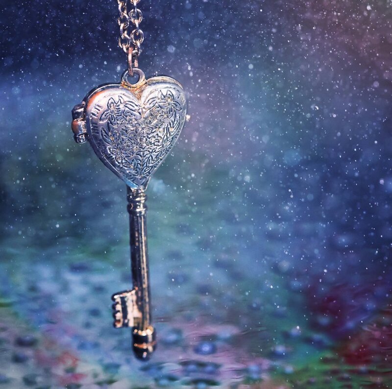 Heart-shaped Key Pendant — Blue, Dreamy, Night