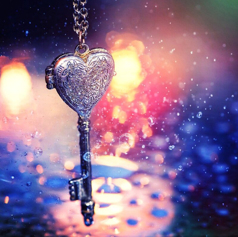 Heart-shaped Key Pendant — Blue, Dreamy