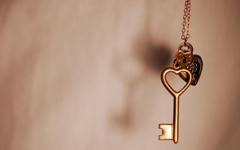 Heart-shaped Key Pendant — Gold, Serene, Photograph