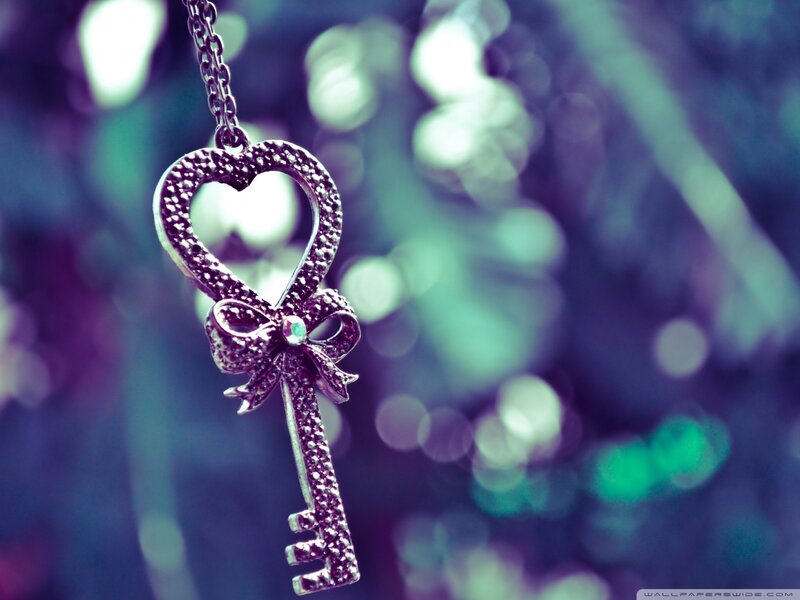 Heart-shaped Key Pendant — Purple, Dreamy
