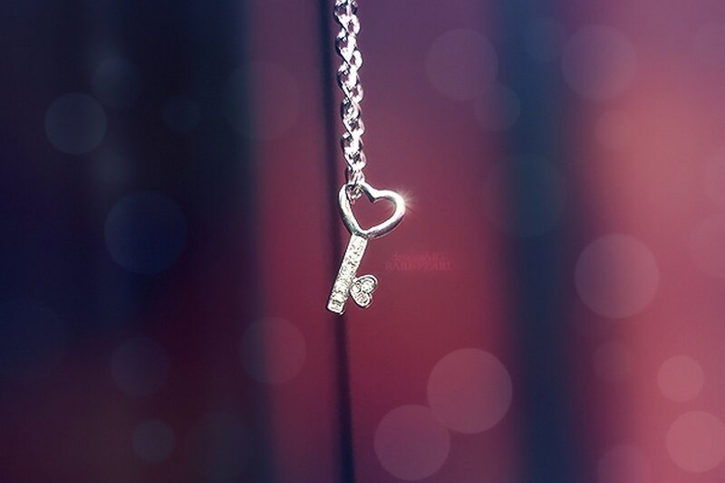 Heart-shaped Key Pendant — Purple