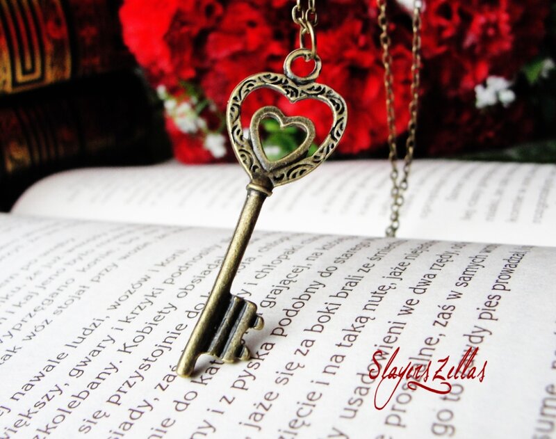 Heart-shaped Key Pendant — Red