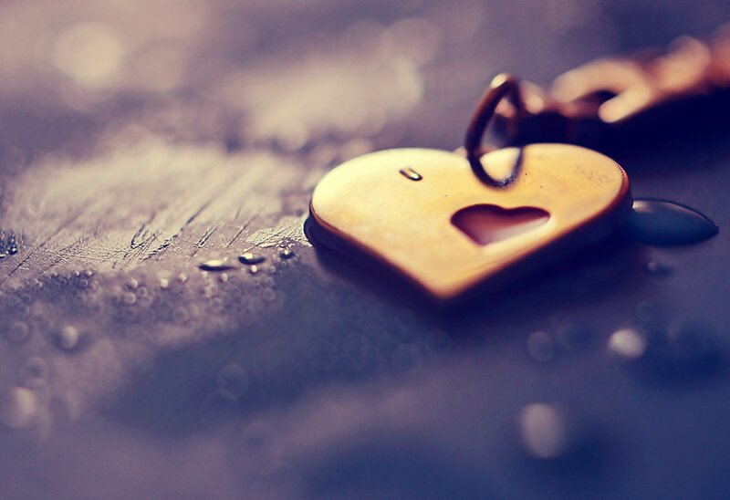 Heart-shaped Keychain — Gold