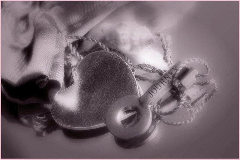 Heart-shaped Lock and Key — Gray