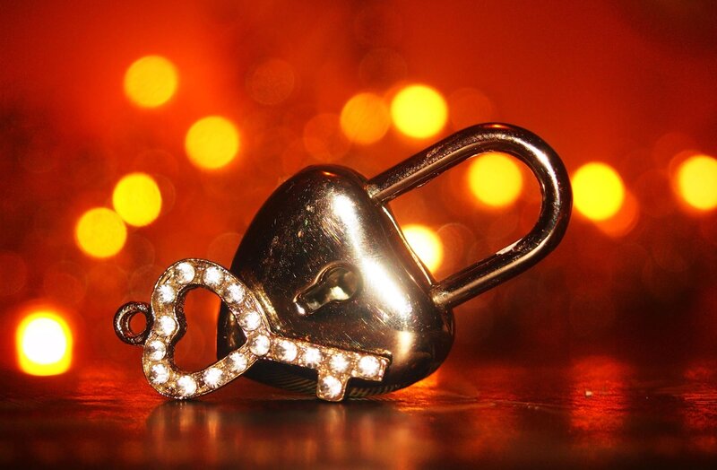 Heart-shaped Lock and Key — Red, Romantic, Night