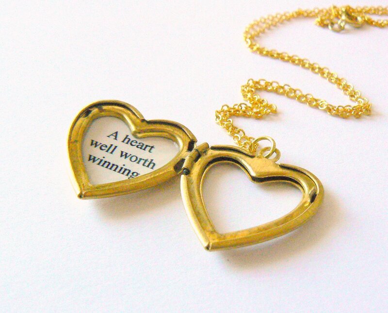 Heart-shaped Locket — Gold, Calm, Photograph