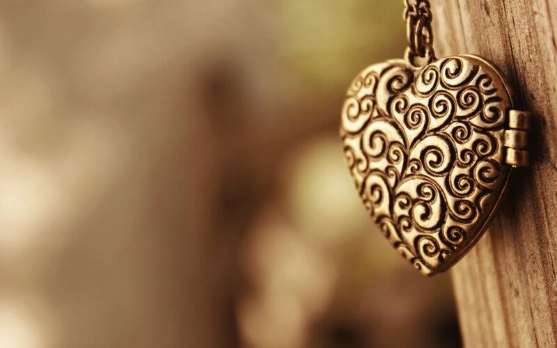Heart-shaped Locket — Gold, Serene, Photograph