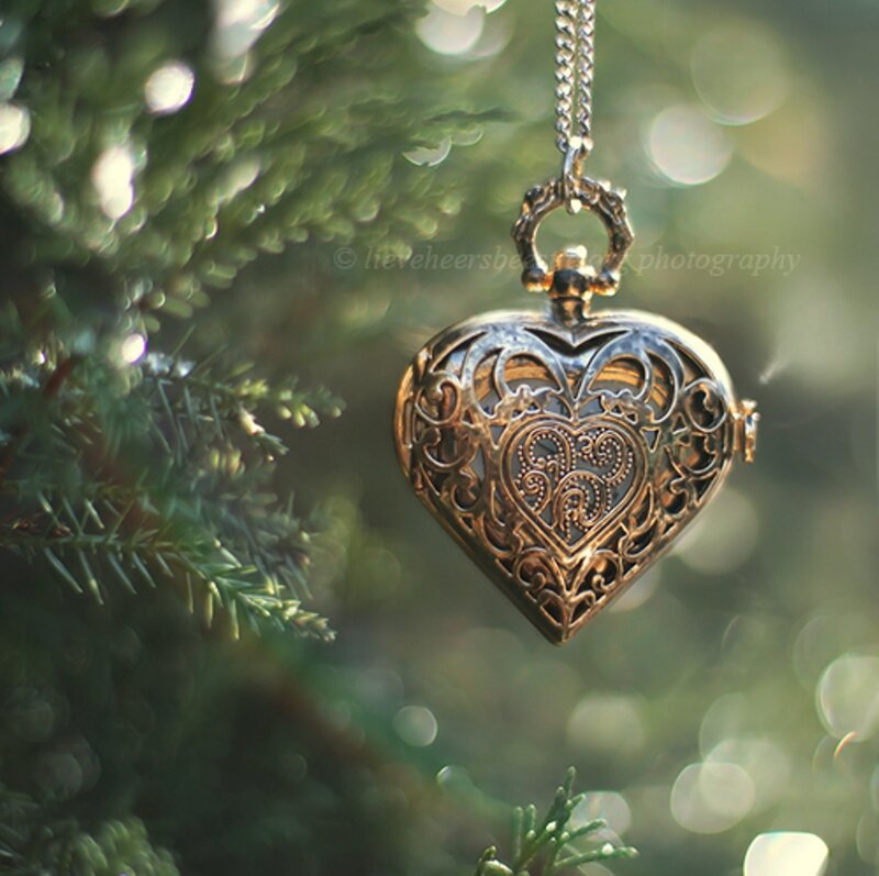 Heart-shaped Locket — Green