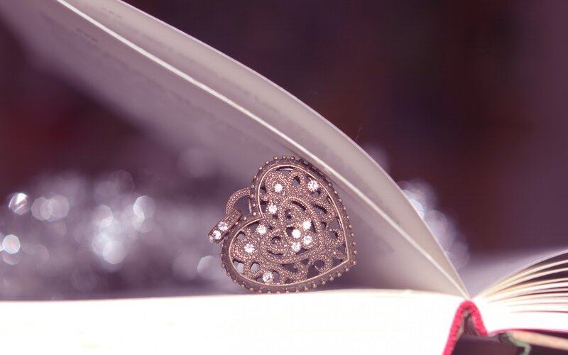 Heart-shaped Locket — Purple, Romantic
