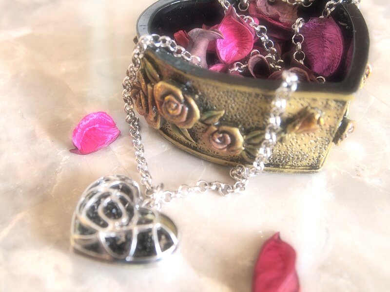Heart-shaped Locket — Silver, Romantic