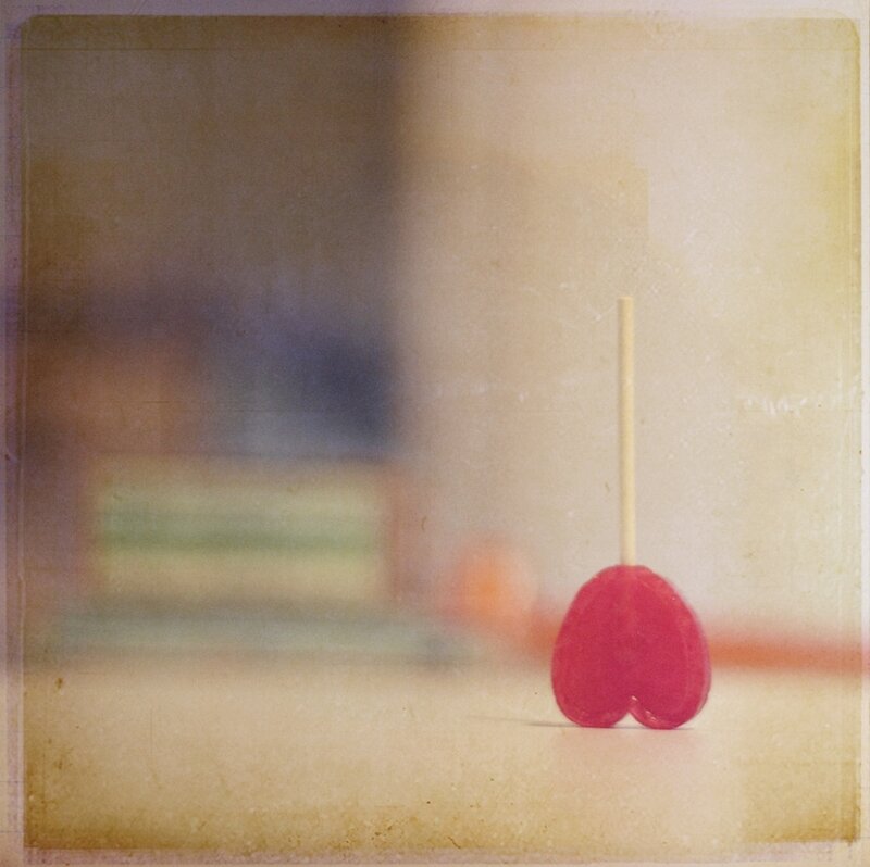 Heart-shaped Lollipop — Red, Calm
