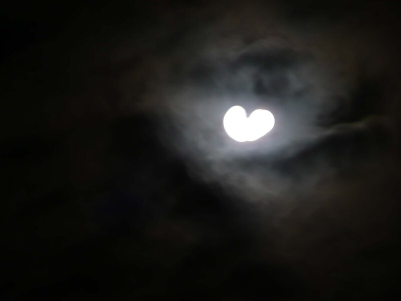 Heart-shaped Moon — White