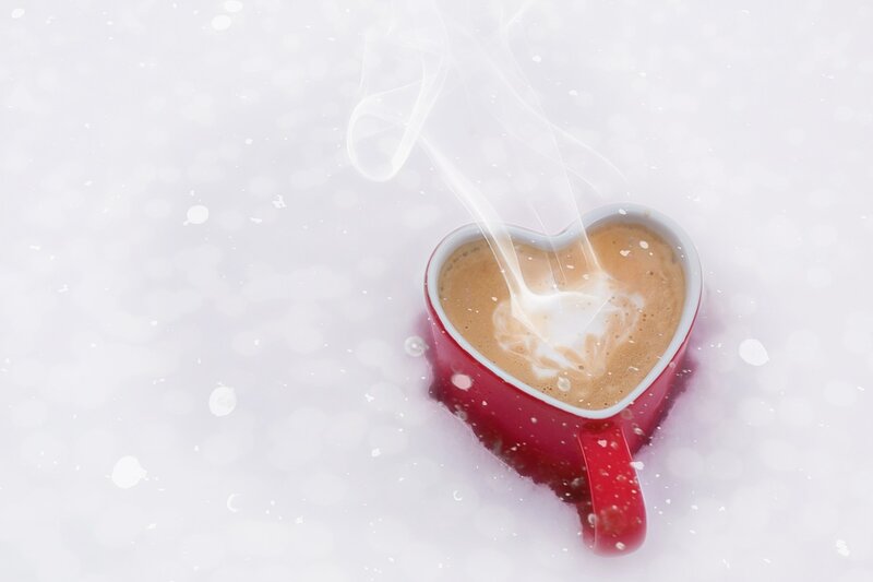 Heart-shaped Mug in Snow