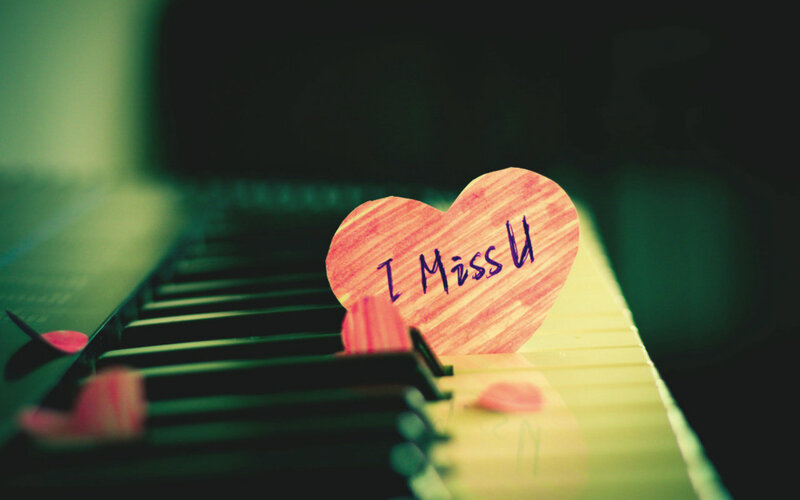 Heart-shaped Note on Piano