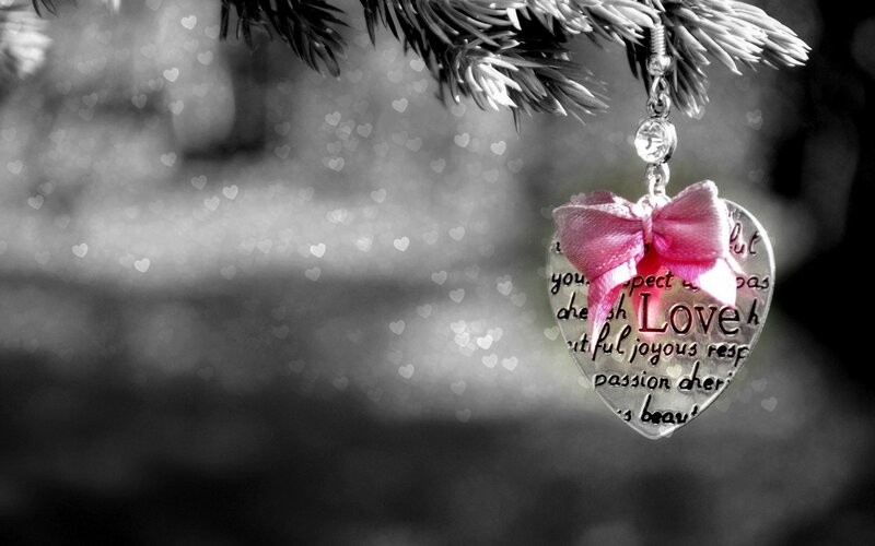 Heart-shaped Ornament — Black