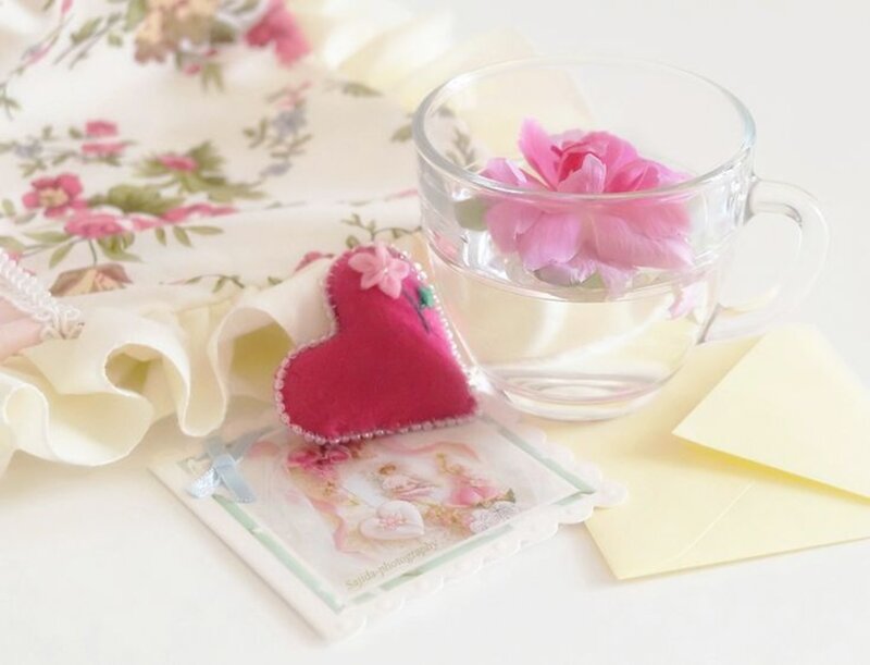 Heart-shaped Ornament — Pink, Serene