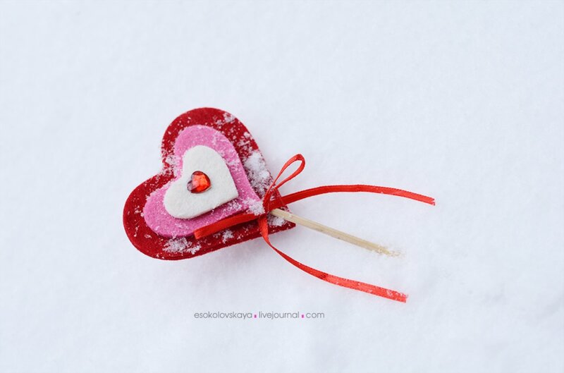 Heart-shaped Ornament — Red, Peaceful