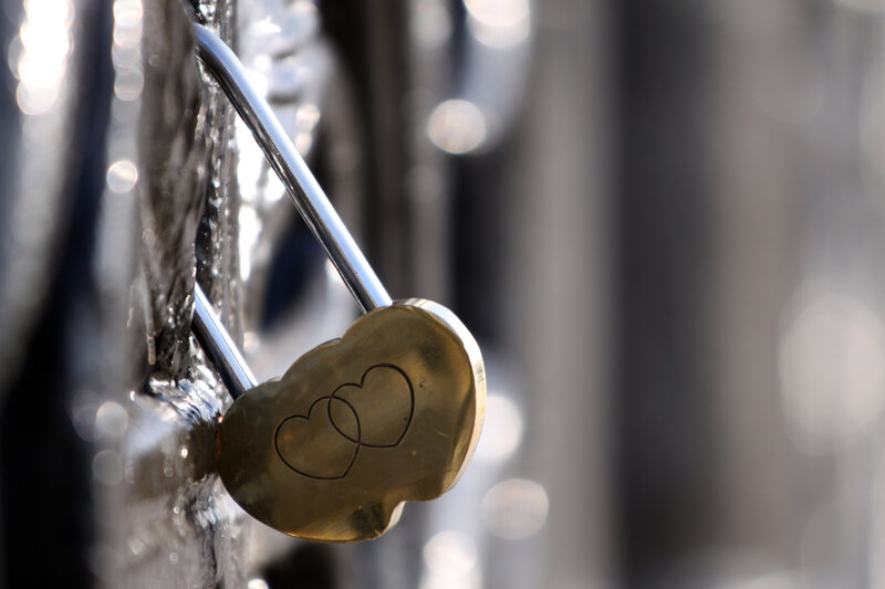 Heart-shaped Padlock — Gold, Serene