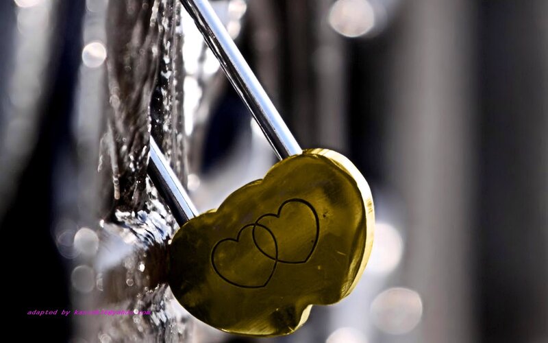 Heart-shaped Padlock — Gold