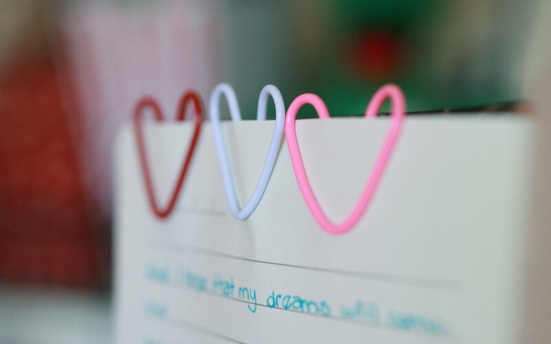 Heart-shaped Paper Clips — White