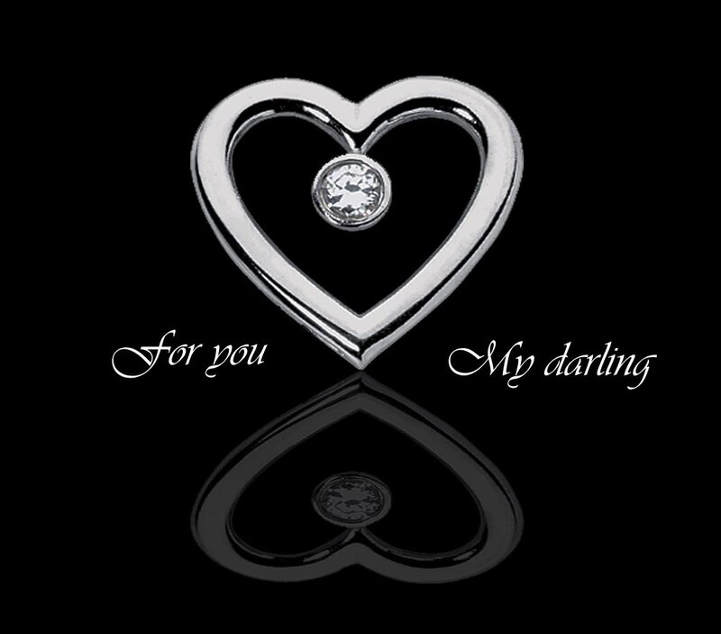 Heart-shaped Pendant — Black, Romantic