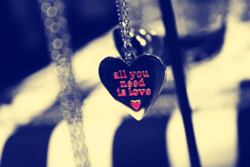 Heart-shaped Pendant — Blue, Romantic