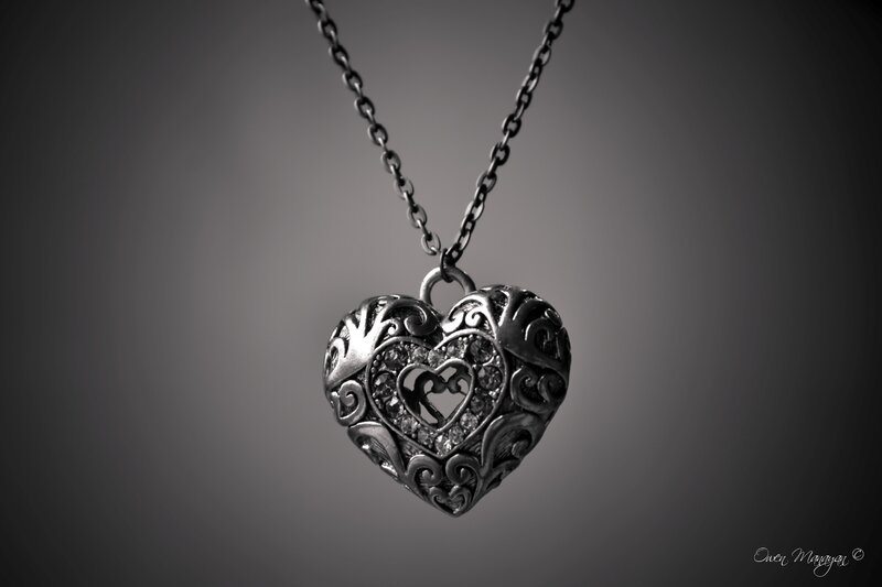 Heart-shaped Pendant — Gray