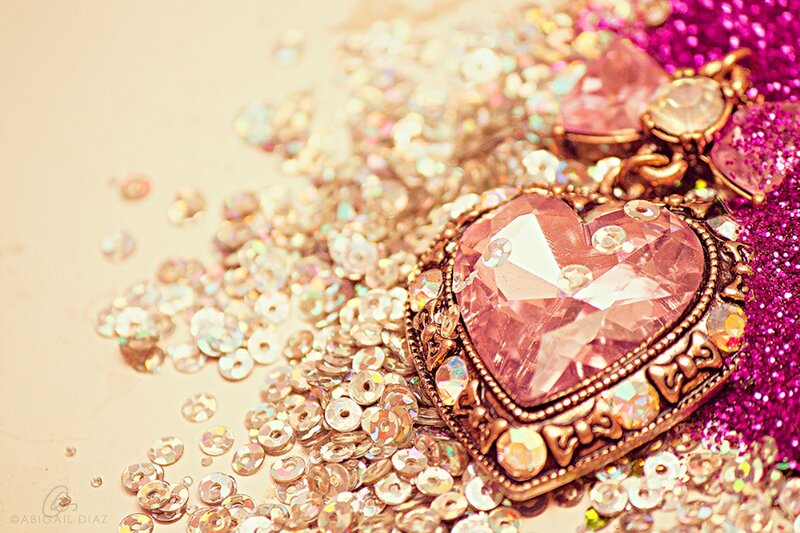 Heart-shaped Pendant — Pink, Sparkly