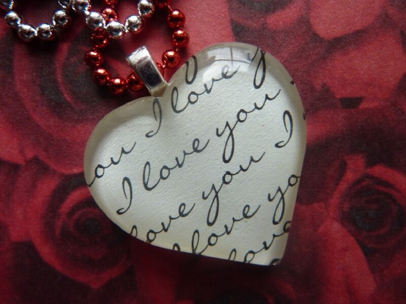 Heart-shaped Pendant — Red, Romantic
