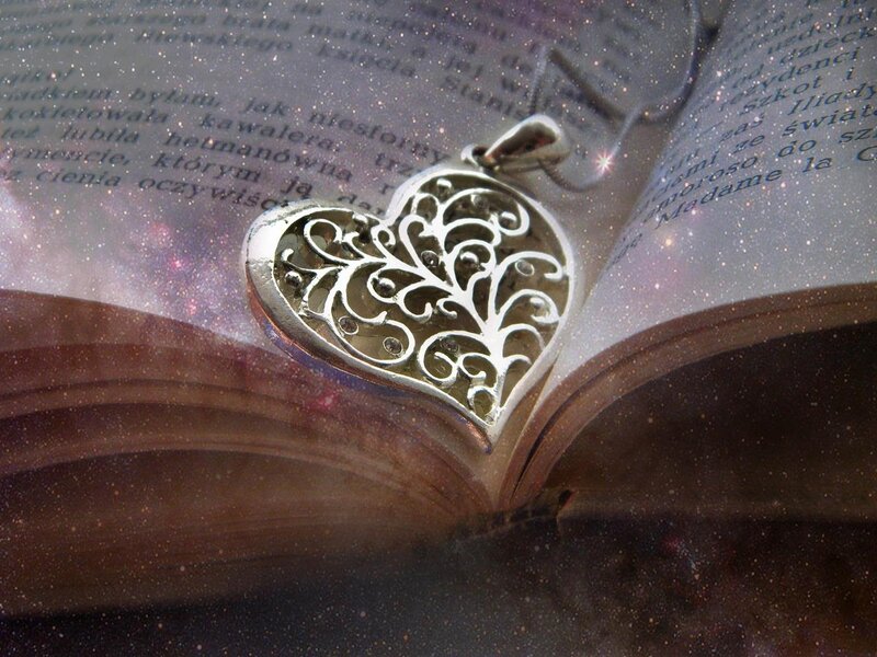 Heart-shaped Pendant — Silver, Dreamy
