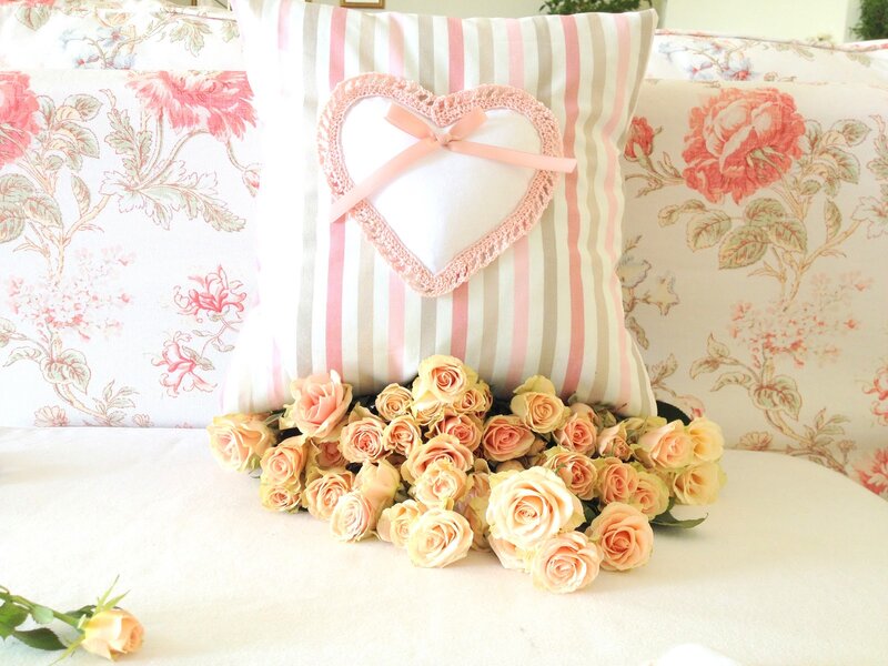Heart-shaped Pillow with Roses — Pink
