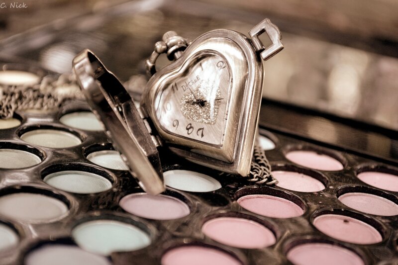 Heart-shaped Pocket Watch — Brown, Nostalgic