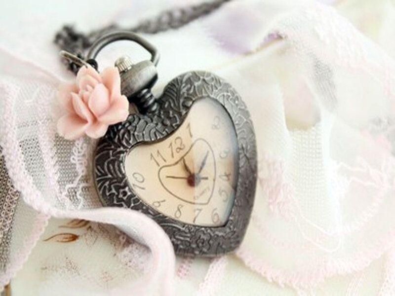 Heart-shaped Pocket Watch — White