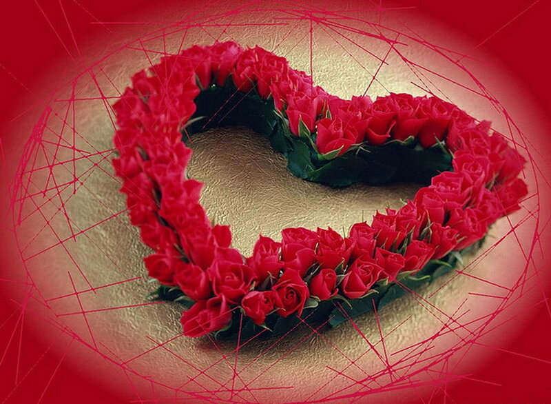 Heart-shaped Rose Arrangement — Red, Romantic