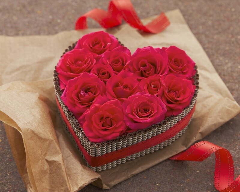Heart-shaped Rose Arrangement — Red