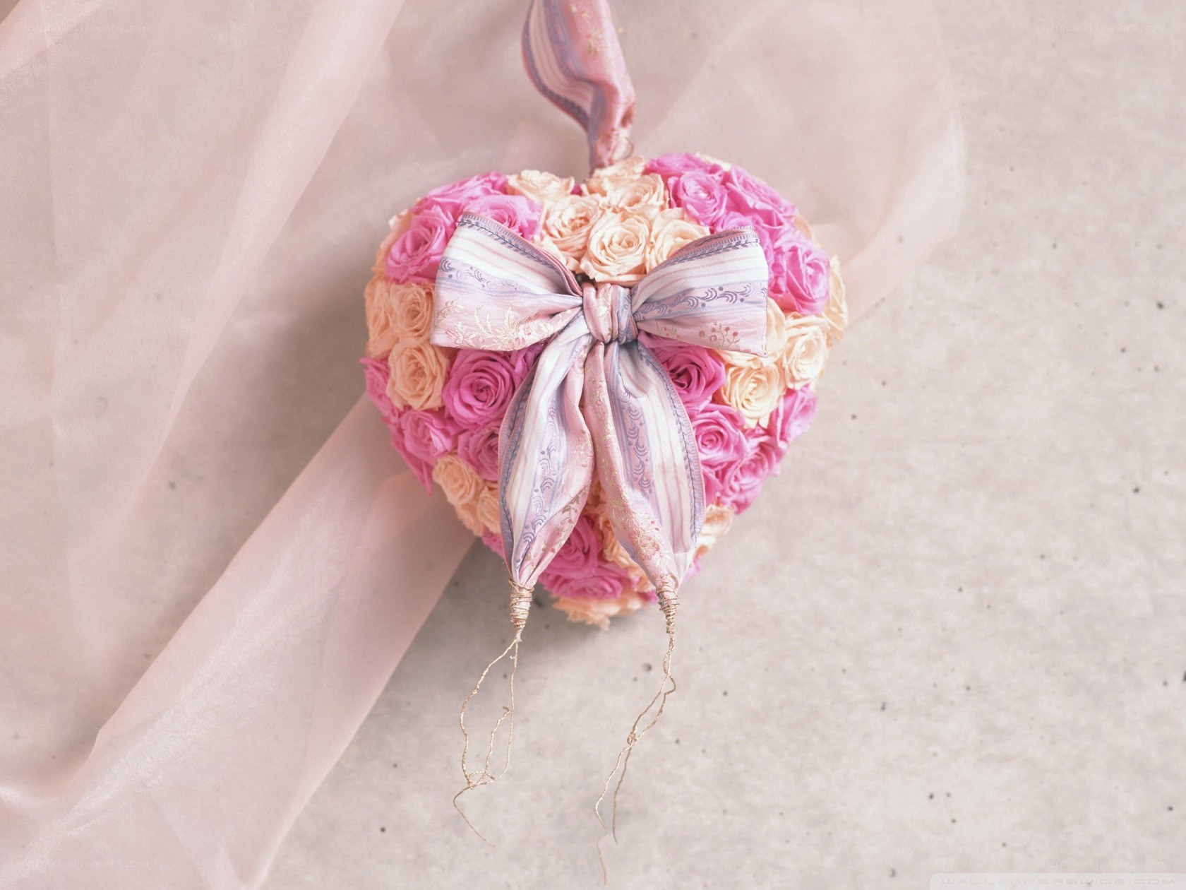 heart-shaped rose bouquet