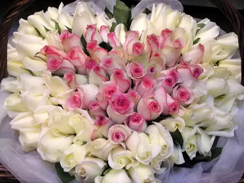 Heart-shaped Rose Bouquet — White