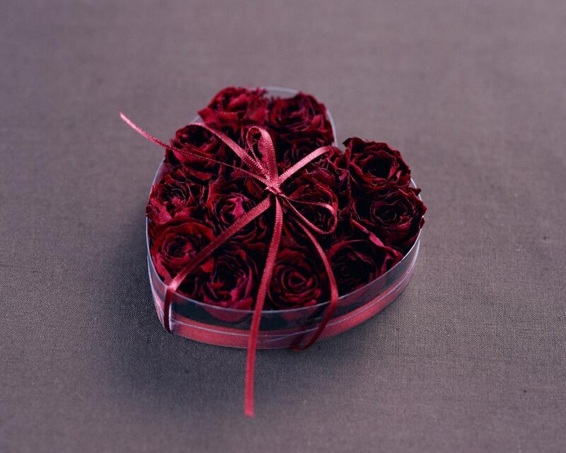 Heart-shaped Rose Box — Red