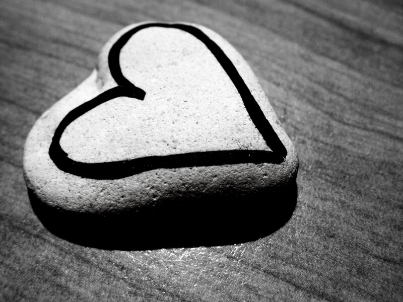 Heart-shaped Stone — Black